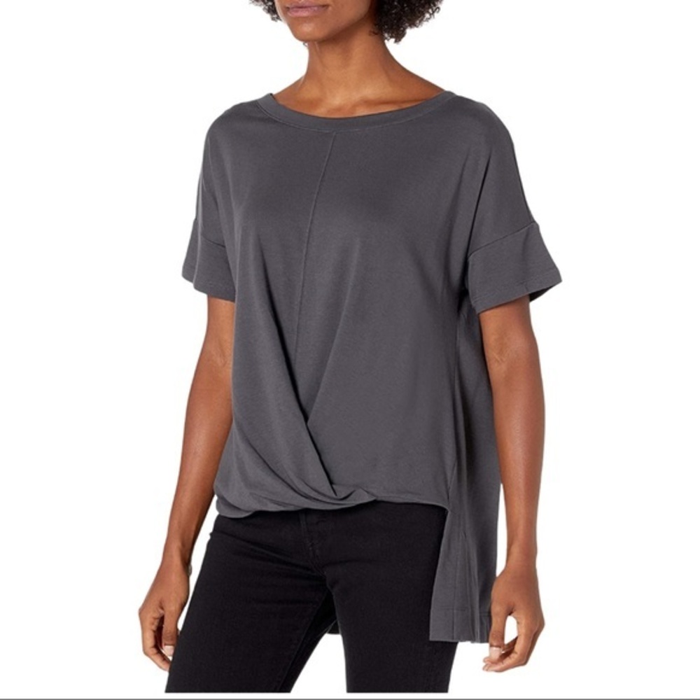 NWT B NEW YORK Cross-Front High/Low Top Large
